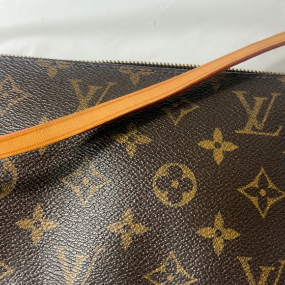 Louis Vuitton Pochette Classic Monogram Shoulder Bag crossbody - Picture 8 of 16